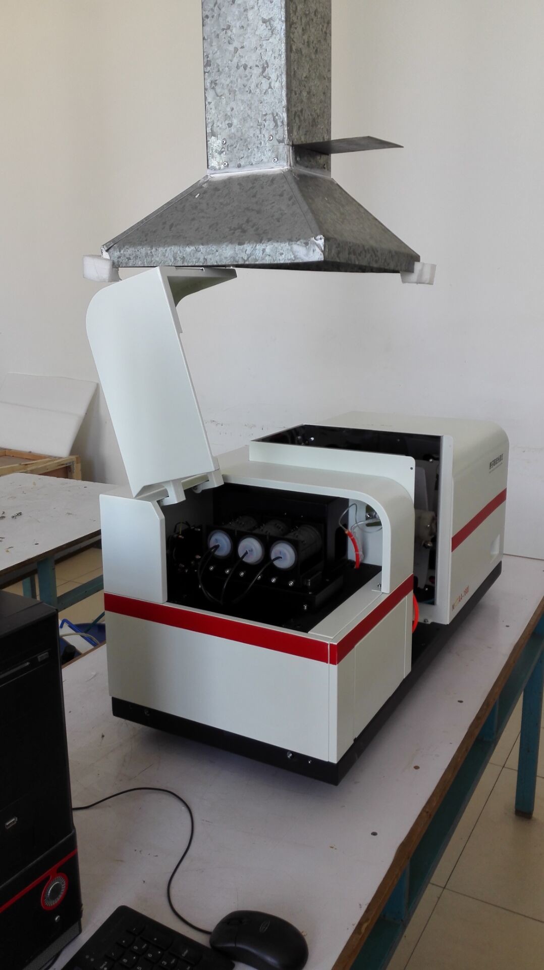 Wholesale 0.1nm Macylab Atomic Absorption Spectrophotometer 6 Lamps Flame 1800l/Mm Grating Ruling from china suppliers