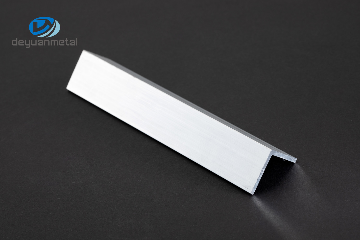Buy cheap 6063 Aluminum Angle Profiles 2.5m Length Matt Silver Mill Finish from wholesalers