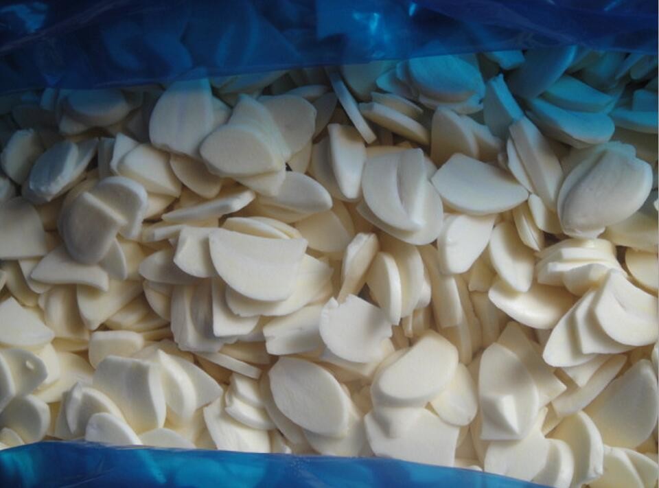 Wholesale Frozen garlic flakes (sliced garlic) (IQF) ,2017 new crop with very good quality from china suppliers
