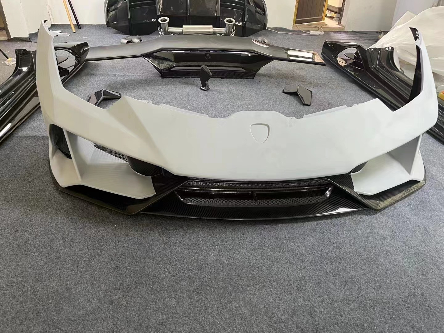 White EVO Style Carbon Fiber Body Kit Replace Front And Rear Bumper Evo Widebody Kit
