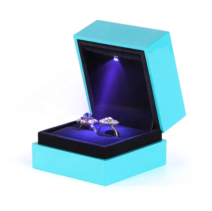 7.4*7.4*6cm Luxury Premium Jewelry Boxes , Recycled Paper Mache Gift Boxes
