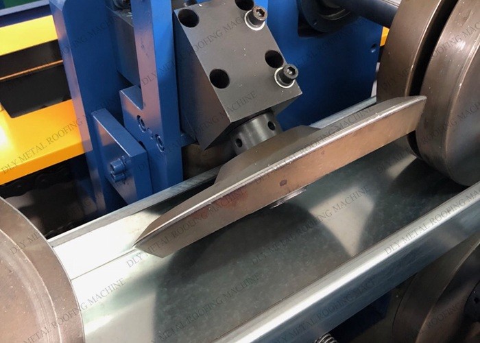 C U Z Automatic C Purlin Roll Forming Machine 80mm Purlin Machine