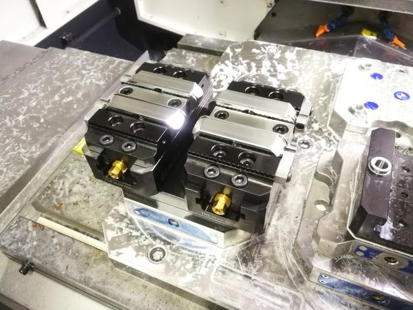 Quality Flexible 4th Axis Fixture / Axis Vise For Cnc Milling Machine 75150D for sale