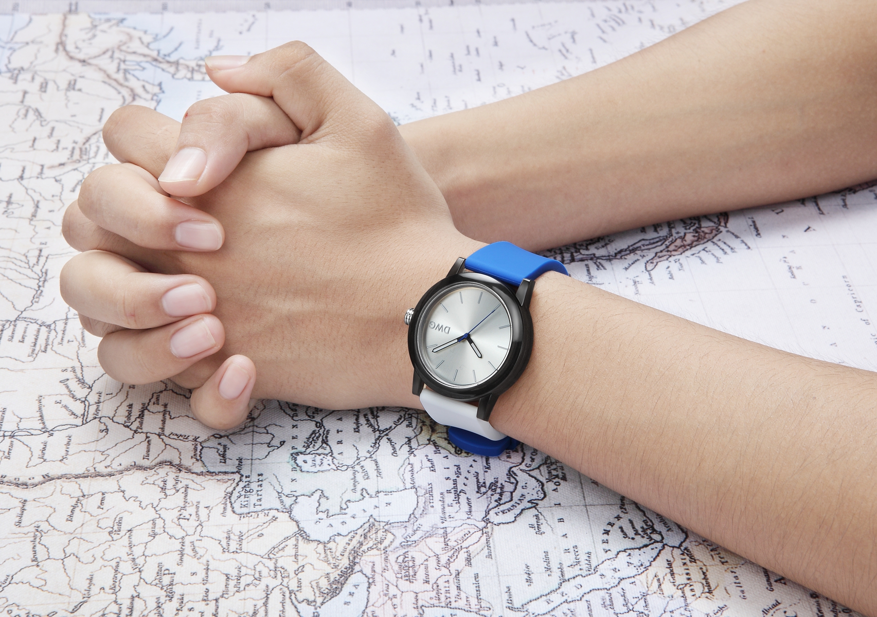 Brand New Silicone sport Watches For Men women watches