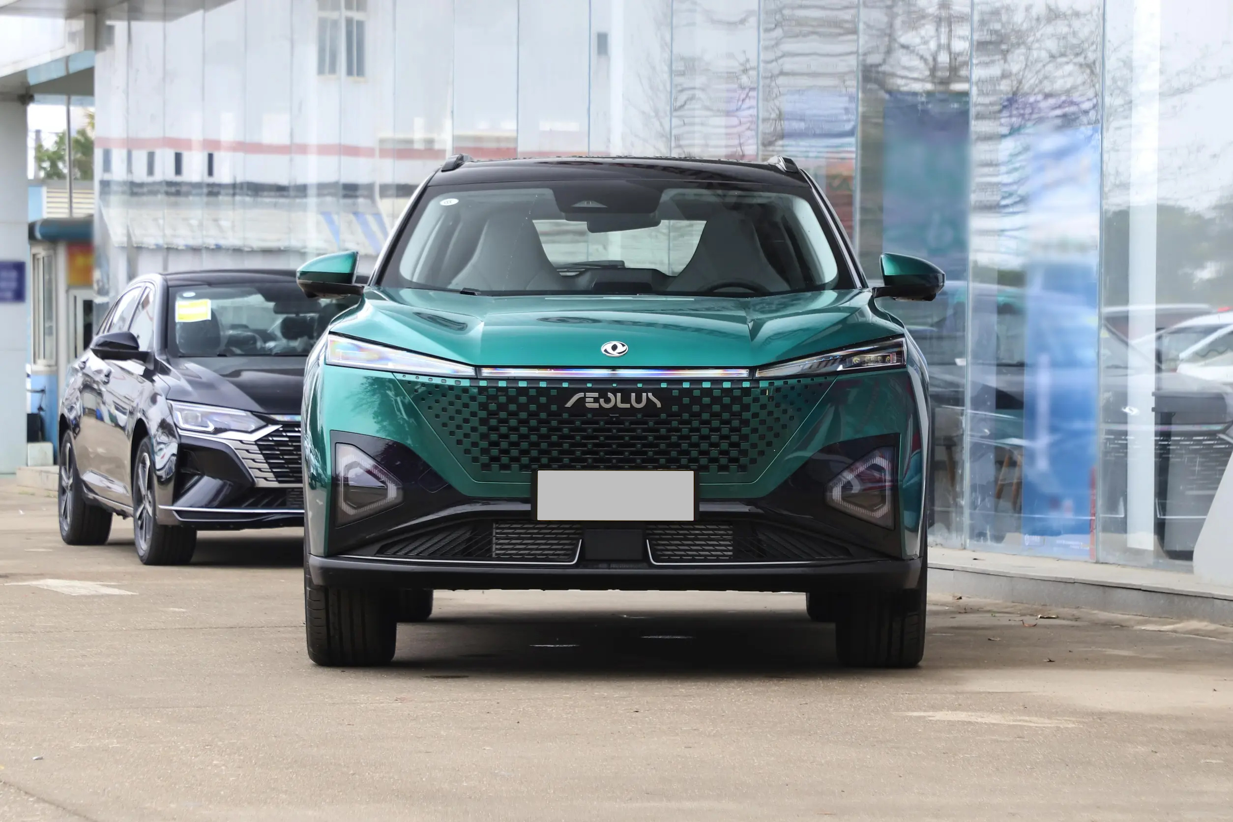 Dongfeng AEOLUS Haohan Gas Car 5-door 5-seater LED Electric Metal Leather Turbo SUV with ACC and Automatic Transmission