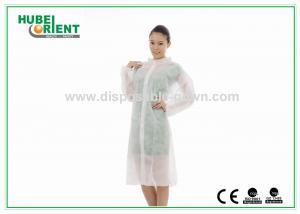 China Anti-Static Non-Woven Disposable Lab Coat/ Disposable Lab Gowns with Velcros Closure on sale