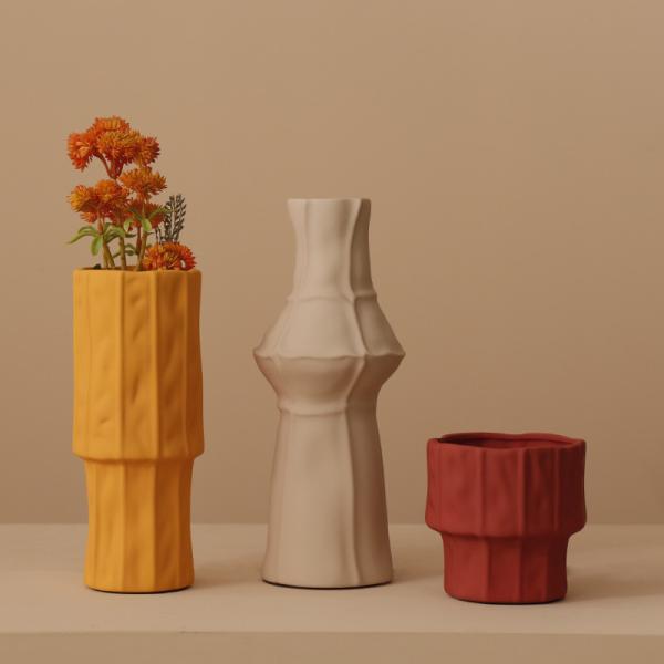 Small Porcelain Shell Vase Nordic Style Design for Gifts Stores and Commercial