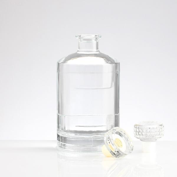 500ml Liquor Glass Bottle Unique Design Glass Body Material Rubber Stopper