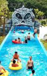 Fiberglass Aqua Park Equipment For Hotel Lazy River , Family On Summer Vacation