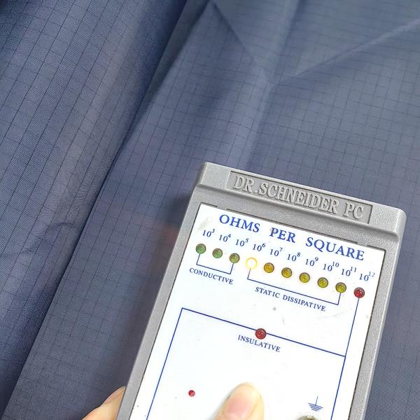 Blue 5mm Grid 98% Polyester ESD Antistatic Waterproof Fabric for Cleanroom Clothing