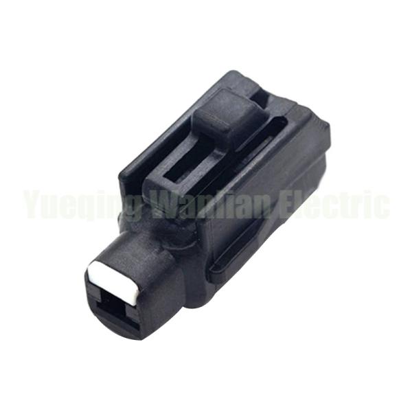 1 Pin Waterproof Auto Electrical Connectors Starter Plug OEM 6189-0413 90980