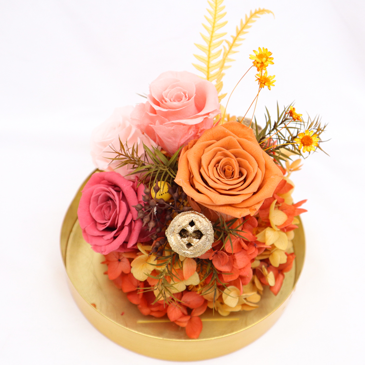 Decorative Preserved Rose Glass Dome Create A Splendid And Romantic Atmosphere