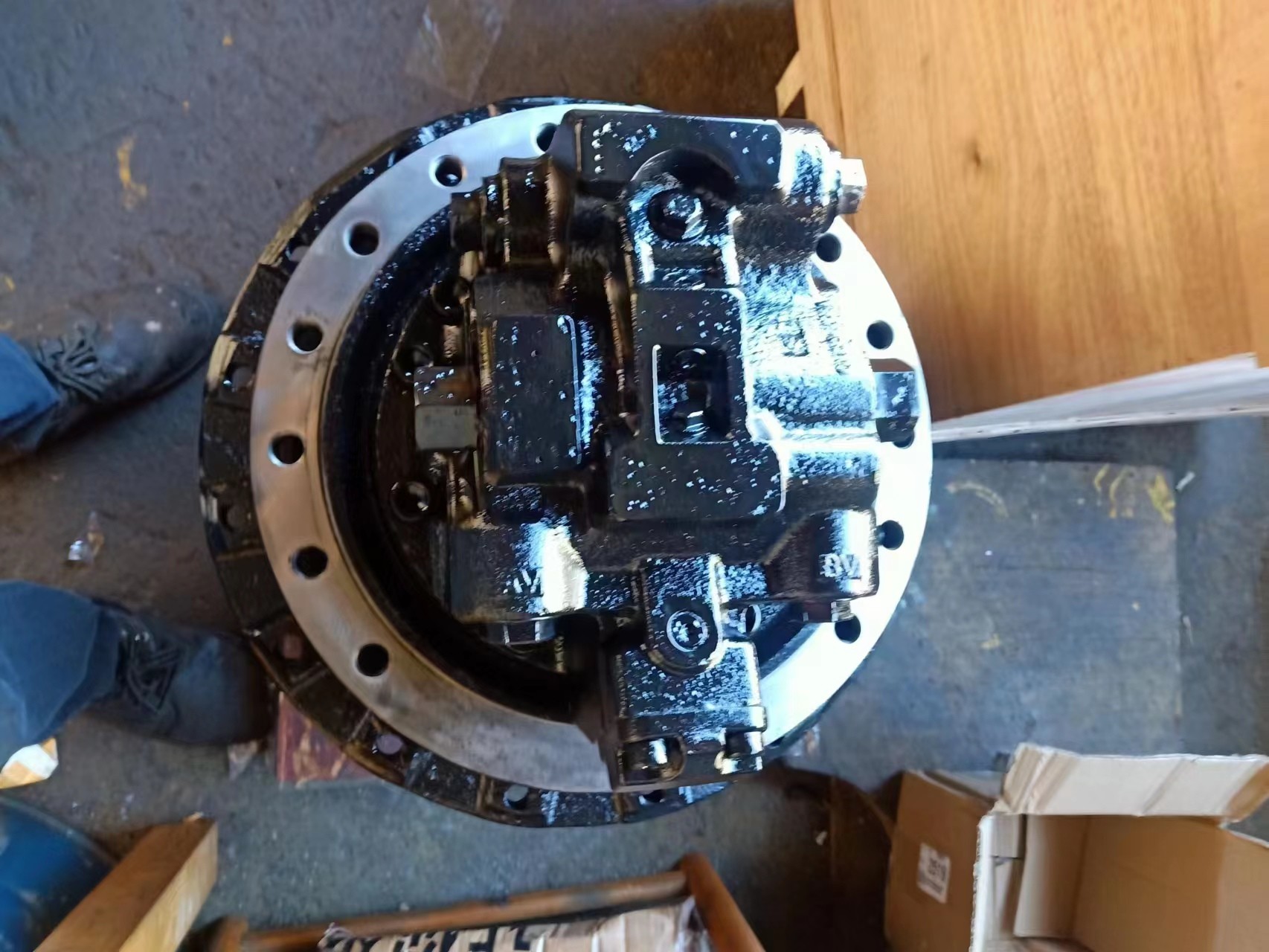 9134826 Hitachi EX200-5 Excavator Travel Device Motor 9155253 9148910 9150472 9134825 Final Device