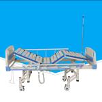 Multi Functional Electric Hospital Bed 0 - 40 ° Leg Section Lifting Angle