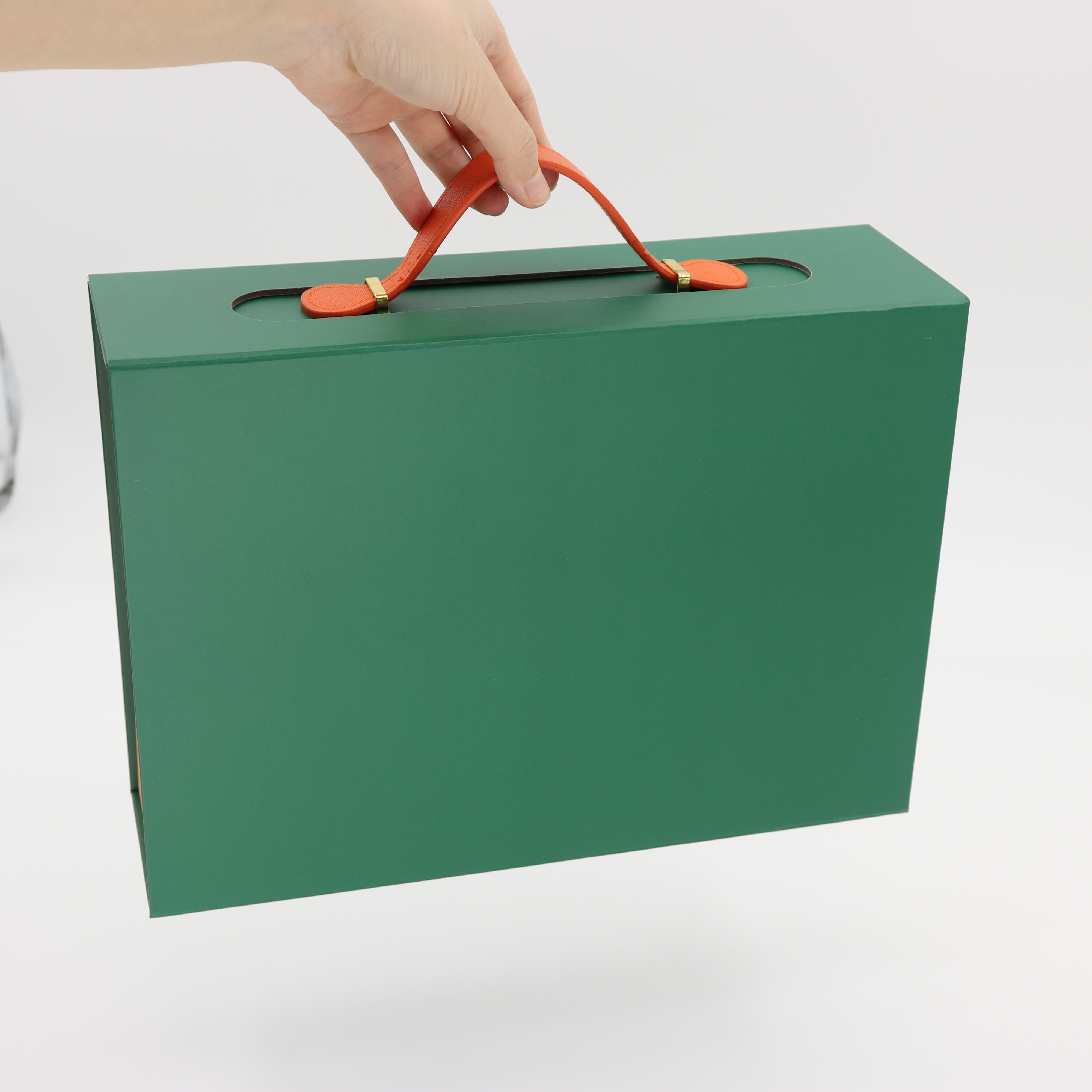 Luxury Customized Cardboard Magnet Folding Packaging Boxes with handle For Foldable Magnetic Gift Box