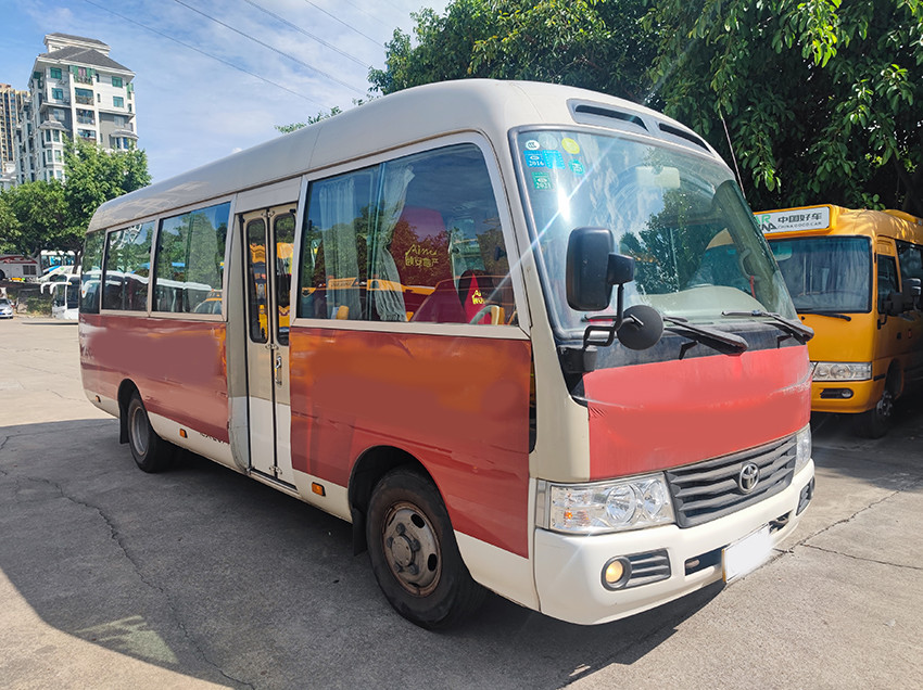 23 Seats Toyota Coaster Second Hand Tour Bus with Manual Transmission