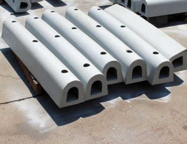 Resilient D Type Fenders Corner Fenders Cylindrical Fenders Piling Caps Pontoon Fenders