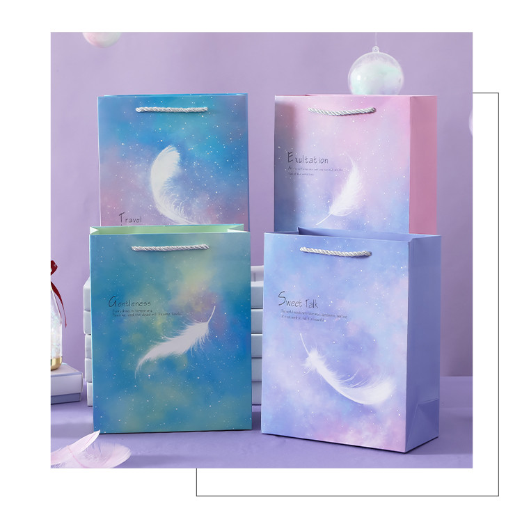 Rectangle 14*7*15cm Recycled Paper Gift Bags For Clothes