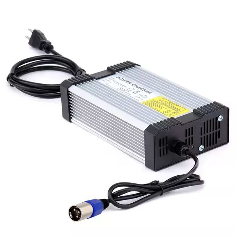 Electric Vehicle ABS PC LiFePO4 Lithium Ion Chargers 12V 10Ah