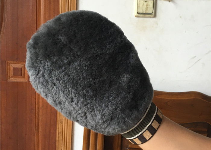 Short Wool Sheepskin Car Wash Mitt Soft With Single Sided Fur 24.5 X 19cm