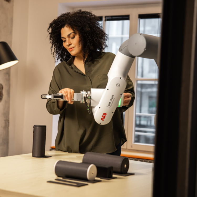 Collaborative AGV Robot 6 Axis Robotic Arm With Industrial Grip