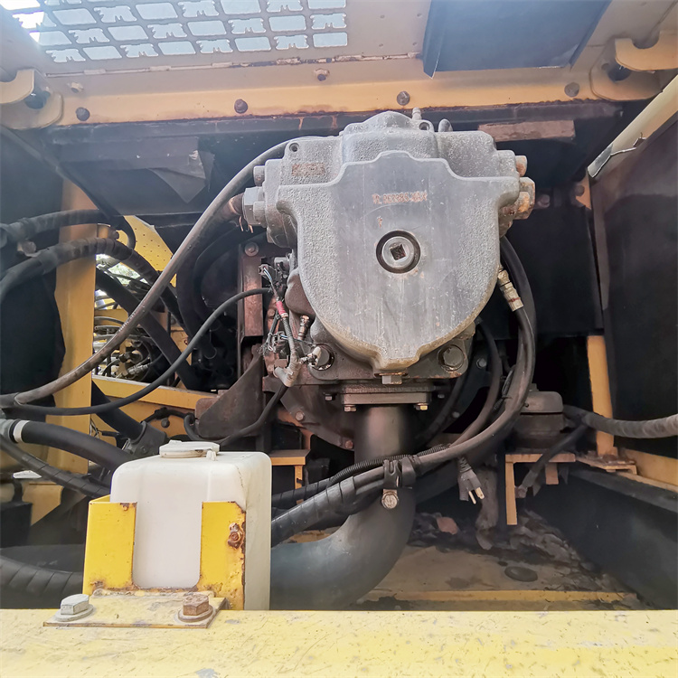 Good Condition PC450LC-8 Excavator from Japan with Shipping Size of 12040x3580x3660mm