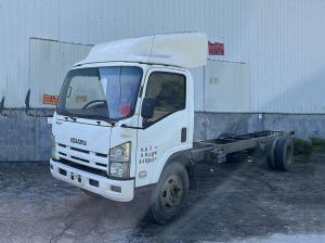 China Mid Range Isuzu Used Trucks 4X2 Drive Diesel Second Hand Commercial Truck on sale