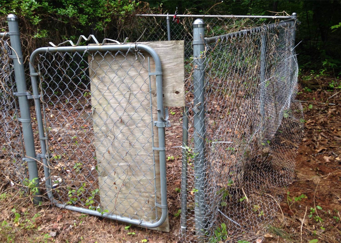 Chain Link Fence with Pedestrian Gates For Powder Stations