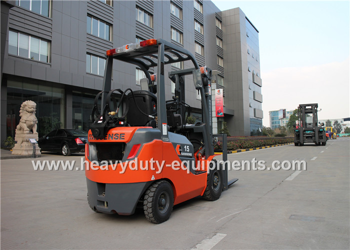 2065cc LPG Industrial Forklift Truck 32 Kw Rated Output Wide View Mast