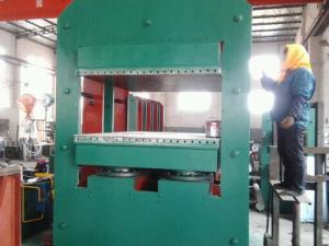 China Automatic Rubber Vulcanizing Press Machine With PLC Control System on sale