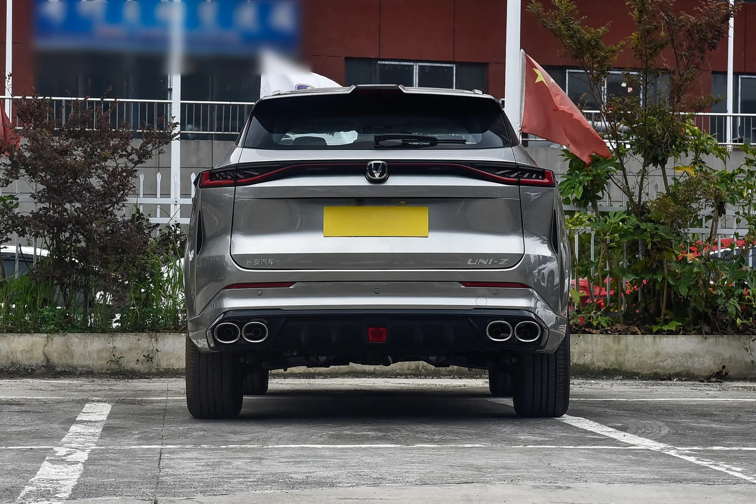2025 Changan UNI-Z 1.5T DCT Prestige Model Gasoline SUV with 188hp FWD LHD R19 Maximum speed 200 Tire Size