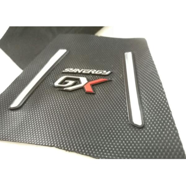 Custom Made Raised Rubber Heat Transfer Clothing Labels Silicone Rubber Logo