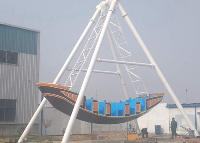 Corrosion Resistence Pirate Ship Amusement Ride Gorgeous Color For Life Square