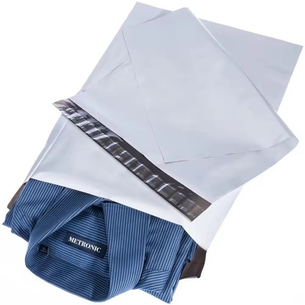 100 1000 Pack Poly Mailer Bags with Lightweight Self-sealing Adhesive Strip Easy Closure