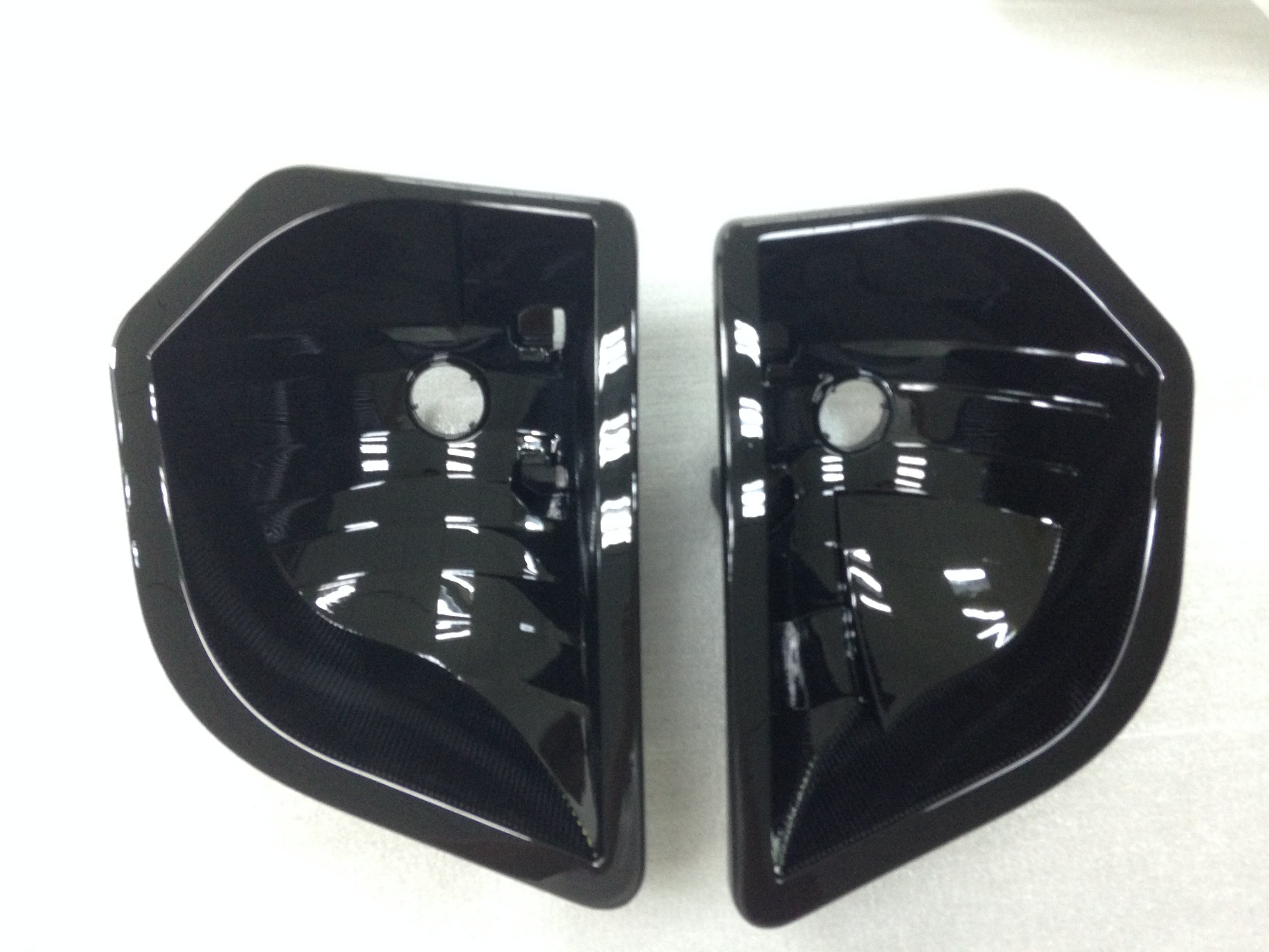 high glossy black refelctor