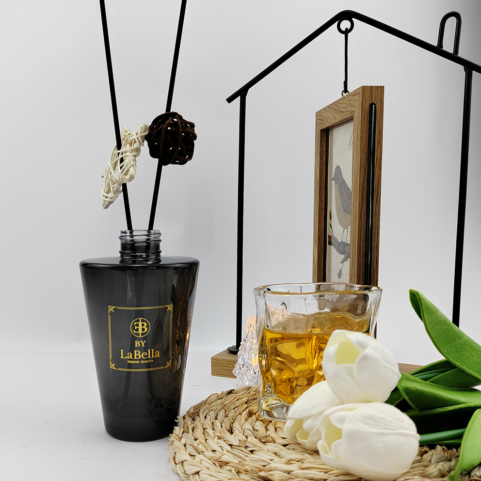Industrial Beverage Clear Glass Aromatherapy Scented Bottle Acid Etch Surface Handling