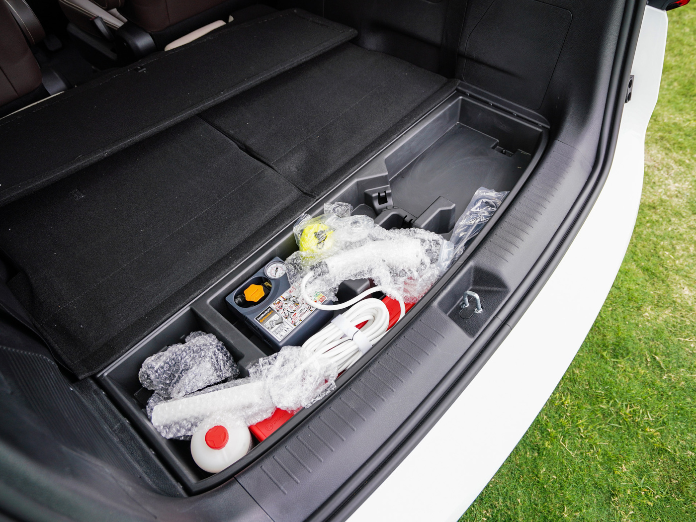 6-Seat MPV Electric Auto with R18 Tire Size and 150-200Ps Total Horsepower Perfect in Need of Transportation Solutions
