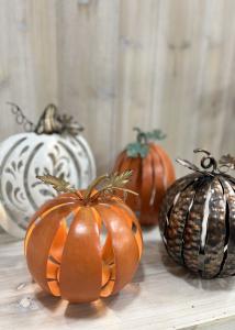 Wholesale Small Harvest Festival Decorations Home Jack-O-Lantern Ornaments from china suppliers