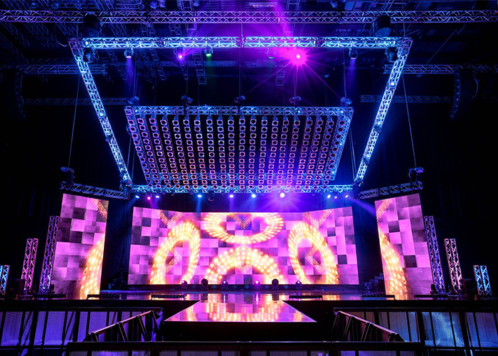 4500cd 3840Hz Outdoor Stage Rental LED Screen Nationstar Gold Thread