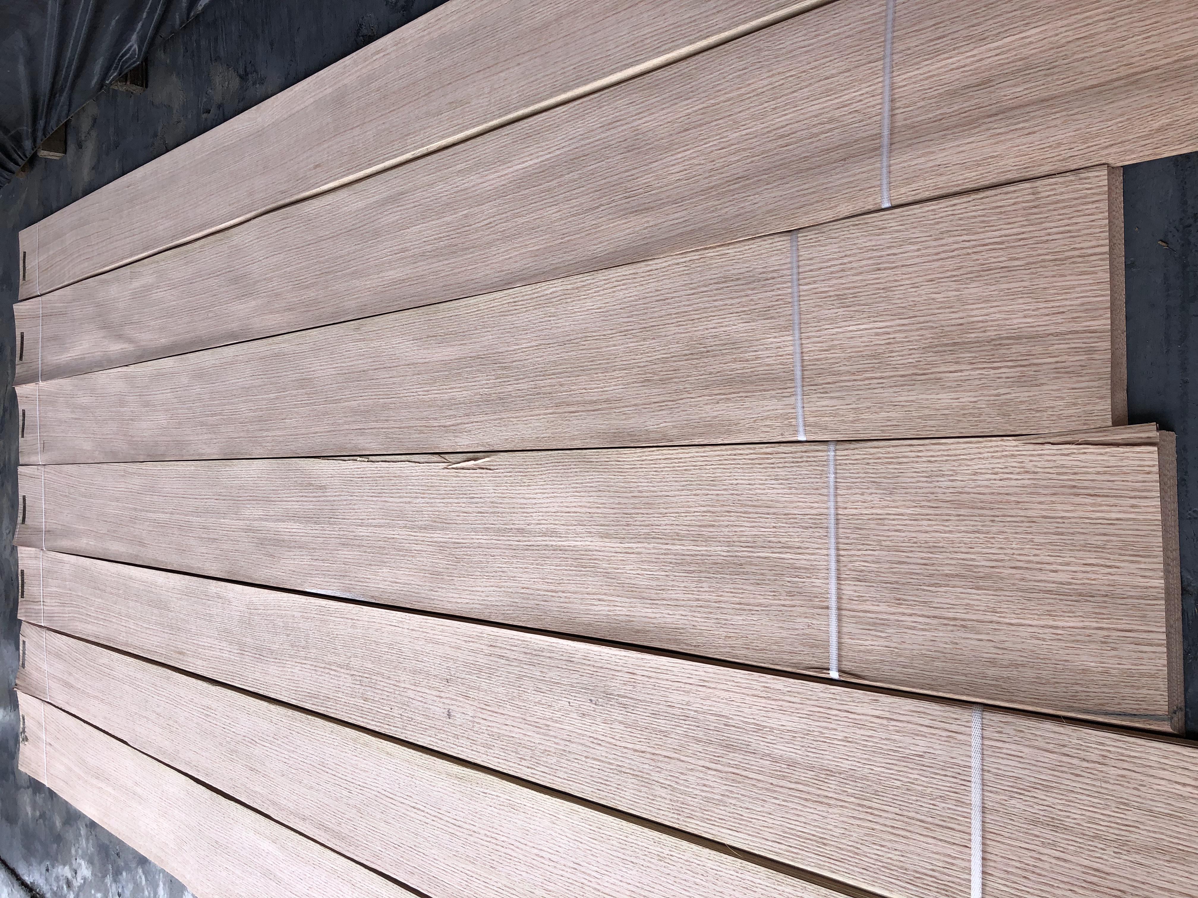 2023 Wholesale Red Oak Wood Veneer 0.45mm Oak Veneer Wood Sheets Natural Oak Veneers