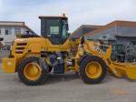 Compact 2.5 Ton Wheel Loader Bucket Capacities 1.2m3 Multi Plate Clutch