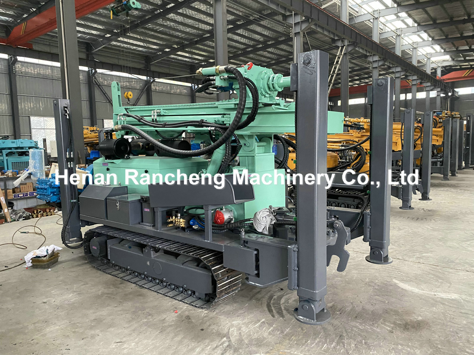 300m Depth 350mm Diameter Water Well Crawler Type Drilling Rig Machine With Full Hydraulic Control