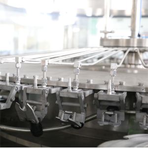 PET Bottle Carbonated Liquid Filling Machine 2000ml Soda Energy Drinks