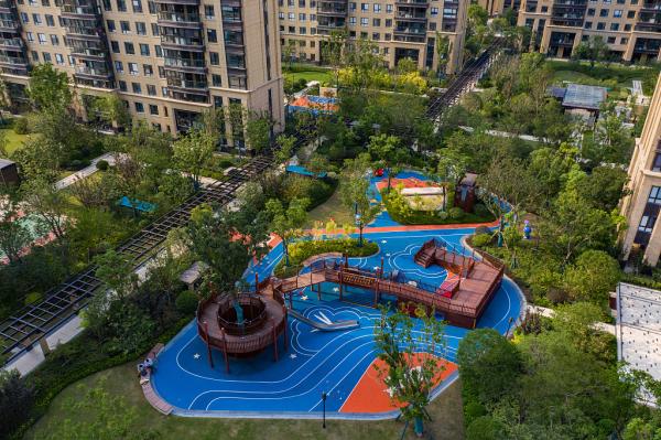 UV Resistant Athletic EPDM Rubber Flooring Playground Surface High Flexibility