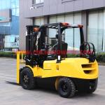 Fork Width 122mm Lift 6000mm 70L 2.5t Gas Engine Forklift