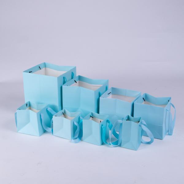 Blue Square Gift Bag Custom Clothing Gift Packaging Bag White Cardboard Handbag Support Different Sizes