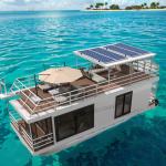 4.0m Width Pontoon Type Boat Two Floor Luxury Boathouse For Water Sightseeing