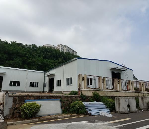Industrial Light Steel Warehouse With Crane Supported Aisles For Efficient