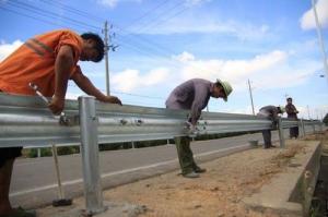 Wholesale Full Automatic Control Highway Fence 2 Waves Guardrail Cold Roll Forming Machinery For Safety Protecting from china suppliers