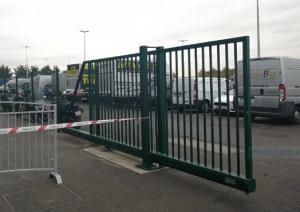 Wholesale Dark Green Hot Dipped Galvanised Steel Gate Easily Assembled from china suppliers